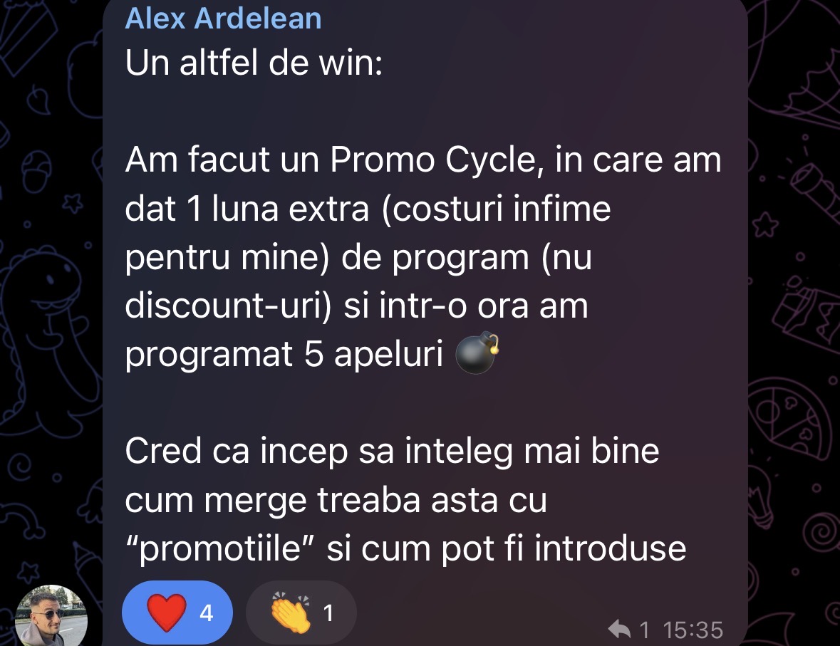 Alex a adăugat o lună extra de program și spune că a programat 5 apeluri într-o oră.